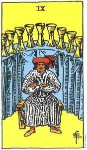 nueve de copas en el Tarot Rider Waite