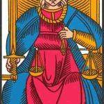 Significado y simbología de La Justicia en el Tarot de Marsella