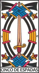 Cinco de Espadas en el Tarot de Marsella